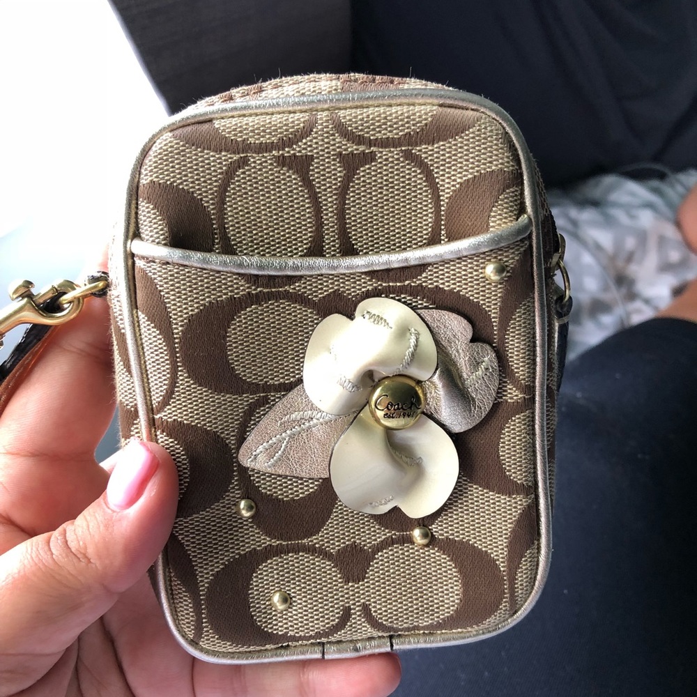 Coach Wristlet • Like NEW!!